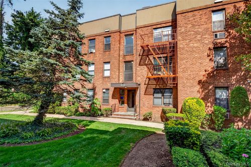 2b-47-22 215th Pl, Bayside, NY, 11361-3488 | Card Image