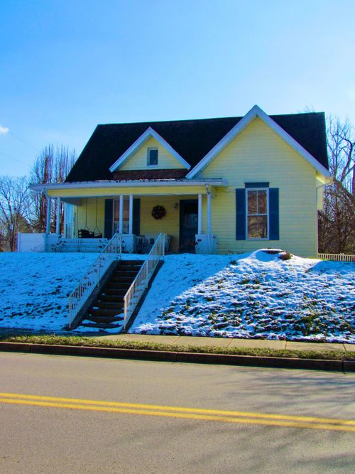 707 Mount Vernon Street, Somerset, KY, 42501 | Card Image