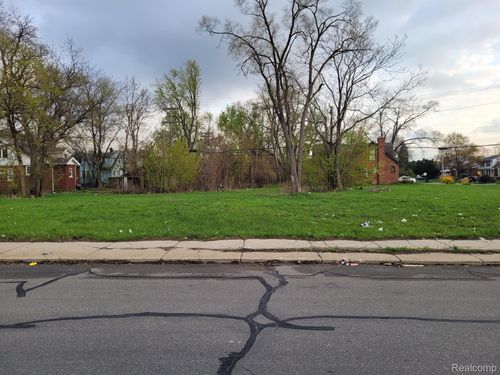 15335 Schoolcraft St, Detroit, MI, 48227-2113 | Card Image