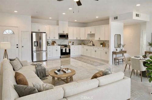 206-8153 Banana Ave, Fontana, CA, 92335-0015 | Card Image