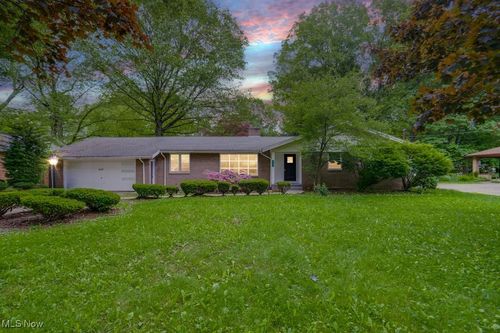 3699 Staunton Dr, Youngstown, OH, 44505-1939 | Card Image