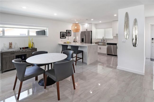 1990 Ne 35 Th St, House other with 3 bedrooms, 2 bathrooms and null parking in Lighthouse Point FL | Image 8
