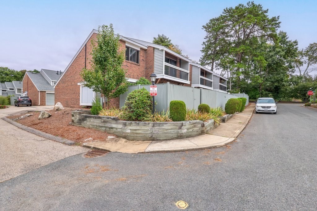 Rosewood Dr, Stoughton, MA 02072