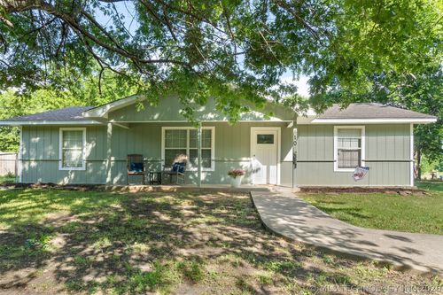 410 S Arkansas St, Caddo, OK, 74729-2400 | Card Image
