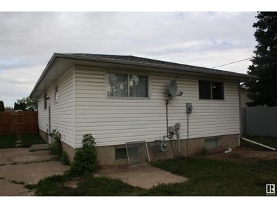 10719 103 St, House other with 4 bedrooms, 2 bathrooms and null parking in Westlock AB | Image 2