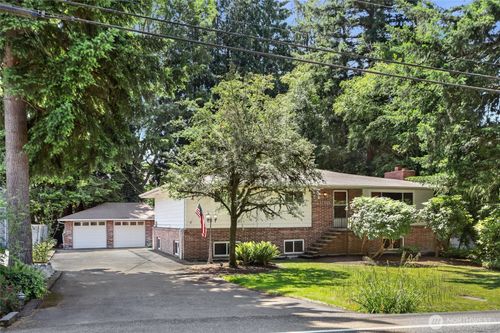 17555 Se 134th St, Renton, WA, 98059-7103 | Card Image