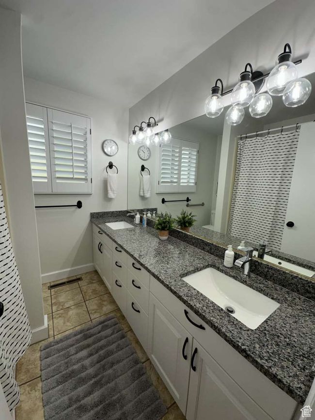 5843 S Fontaine Bleu Cir, House other with 4 bedrooms, 3 bathrooms and 5 parking in Murray UT | Image 19