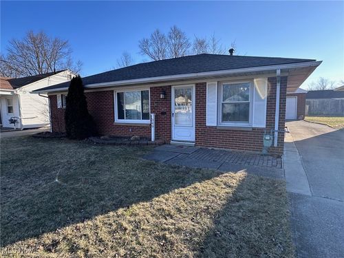 349 Lynne Dr, Sheffield Lk, OH, 44054-1918 | Card Image