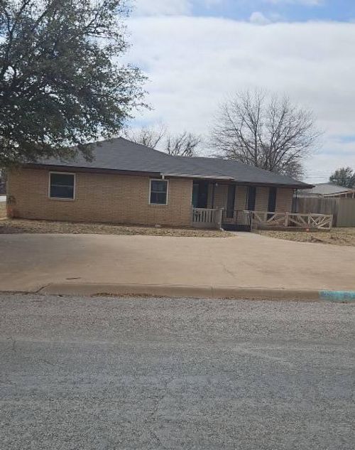 501 W Broadway St, Stanton, TX, 79782 | Card Image
