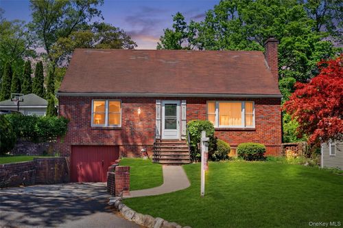 149 W Washington Ave, Pearl River, NY, 10965-2116 | Card Image