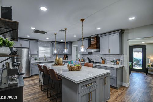 8325 E Granada Rd, Scottsdale, AZ, 85257-3033 | Card Image