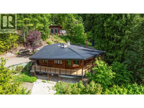 5773 Sunnybrae Canoe Point Road, Tappen, BC, V0E2X1 | Card Image