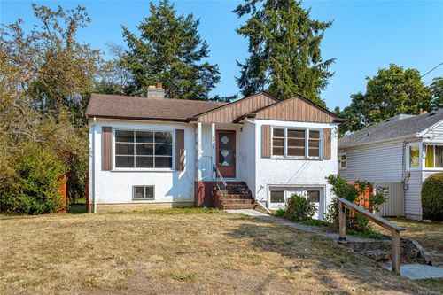 3033 Carroll St, Victoria, BC, V9A1R5 | Card Image