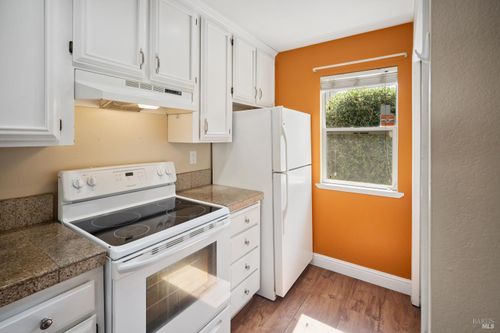 apt-b-1702 Glenbrook Dr, Santa Rosa, CA, 95401-5927 | Card Image