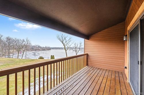 48315 Bayshore Dr, Van Buren Township, MI, 48111-4604 | Card Image