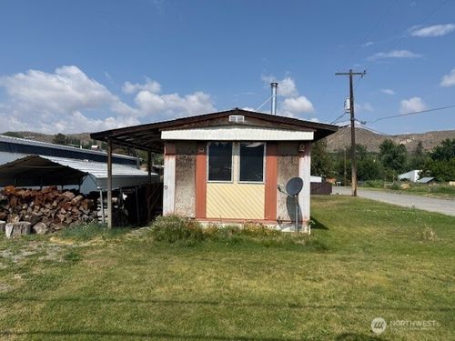 229 E Jonathan St, Tonasket, WA, 98855-8858 | Card Image