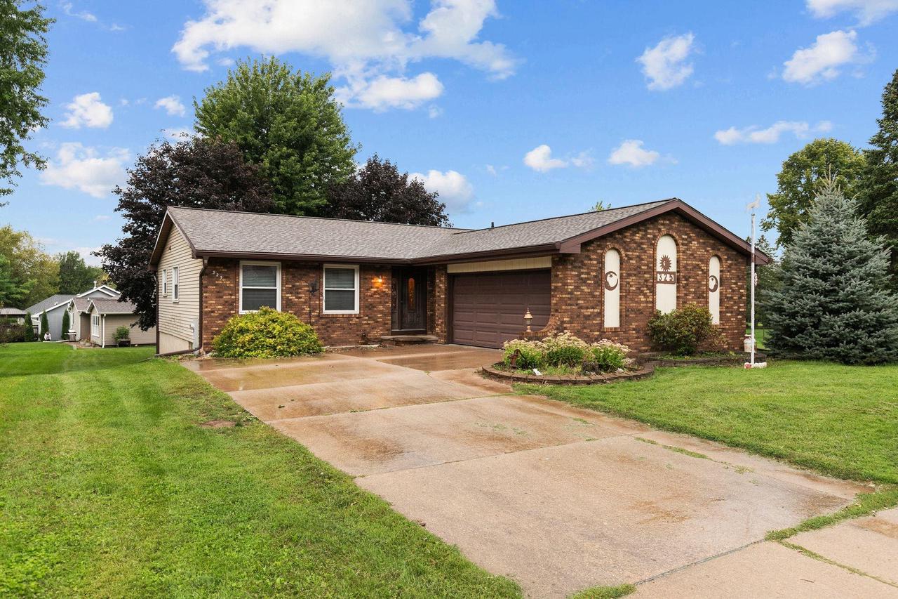 Cherry St, Hortonville, WI 54944