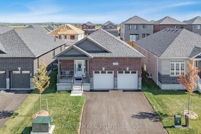 25 Rowley Cres, House other with 2 bedrooms, 2 bathrooms and 4 parking in Elmvale ON | Image 1