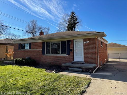 29329 Rose St, Madison Heights, MI, 48071-2612 | Card Image