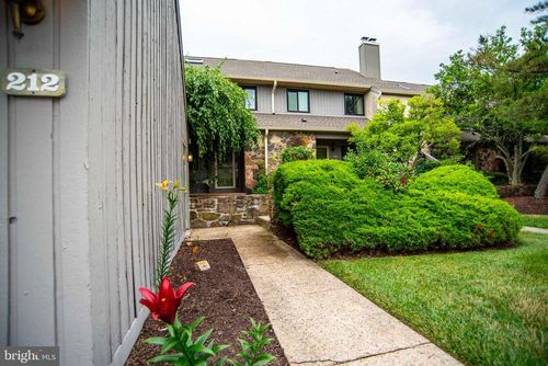 212 Clover Hill Ct, YARDLEY, PA, 19067-5736 | Card Image