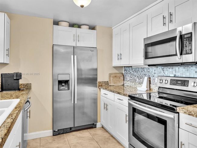 APT-506 - 2600 Sw 27 Th Ave, Condo with 2 bedrooms, 2 bathrooms and null parking in Miami FL | Image 9