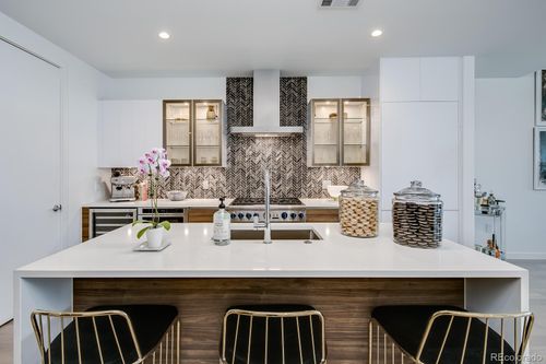 319-255 Saint Paul St, Denver, CO, 80206-5148 | Card Image