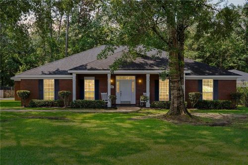 466 Wesley V St, Satsuma, AL, 36572-2802 | Card Image