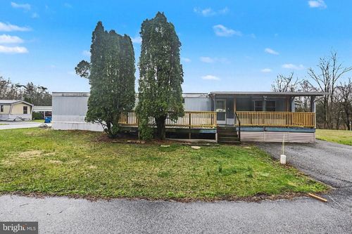 9 Demi Ct, CARLISLE, PA, 17015-8824 | Card Image