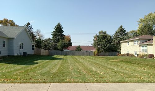 70 S Weston Ave, ELGIN, IL, 60123-6080 | Card Image