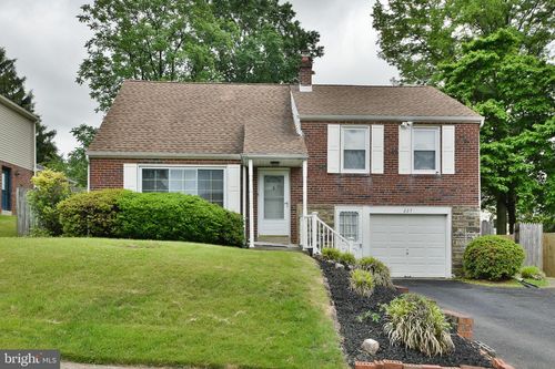 227 Rolling Hill Rd, ELKINS PARK, PA, 19027-1826 | Card Image