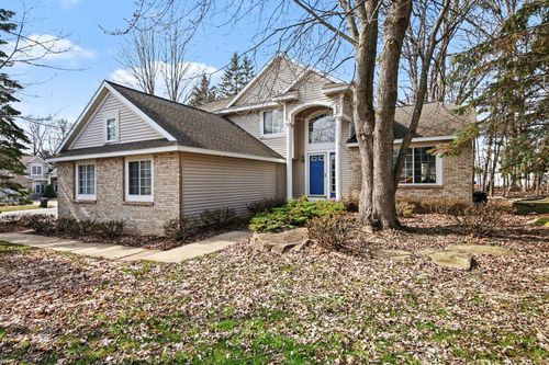 3589 Meadow Grove Dr, Grand Rapids, MI, 49512-9429 | Card Image