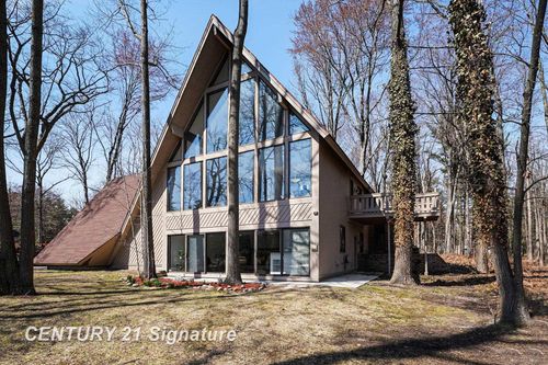 10363 Lakewood Dr, Saginaw, MI, 48609-9753 | Card Image