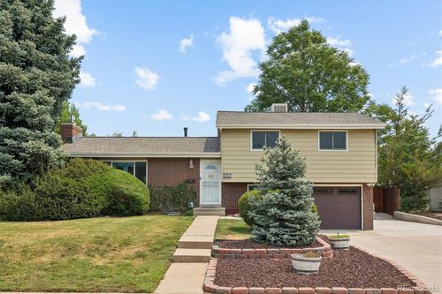 686 Elkhart St, Aurora, CO, 80011-7002 | Card Image