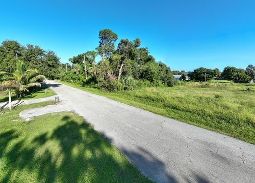 458 Capitol St, NORTH FORT MYERS, FL, 33903-2805 | Card Image