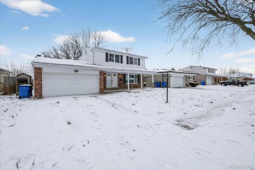 30310 Valenti Dr, Warren, MI, 48088-5968 | Card Image