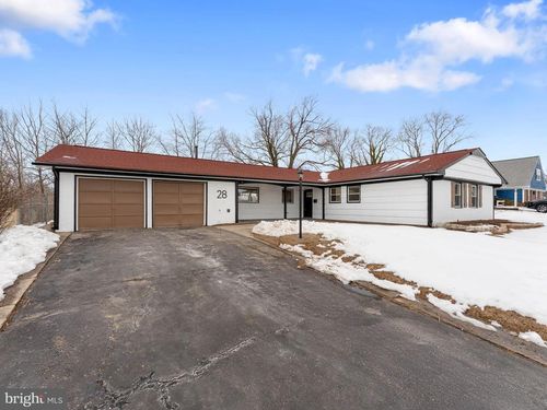 28 Country Club Rd, WILLINGBORO, NJ, 08046-3504 | Card Image