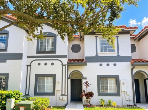 7843 Catalina Cir, Tamarac, FL, 33321-9145 | Card Image