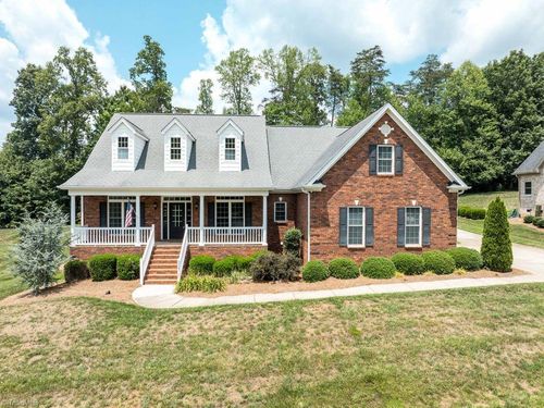 6623 Aspen Forest Ln, Walkertown, NC, 27051-7202 | Card Image