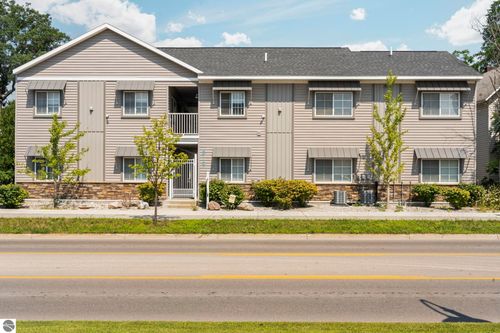 unit-13-619 E 8th St, Traverse City, MI, 49686-2533 | Card Image