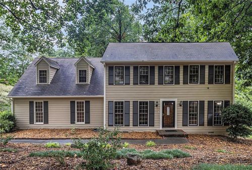 975 Branford Ln Nw, Lilburn, GA, 30047-2682 | Card Image