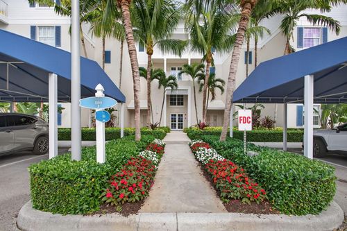 834 Bay Colony Dr S, Juno Beach, FL, 33408-2186 | Card Image