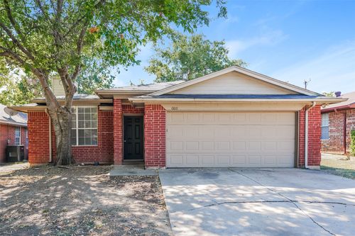 6810 Buenos Aires Dr, North Richland Hills, TX, 76180-6568 | Card Image