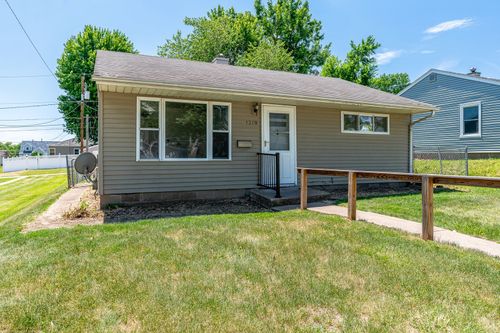1319 W 38th Place, Davenport, IA, 52806 | Card Image