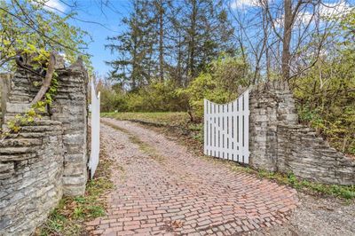 Entry gate | Image 2