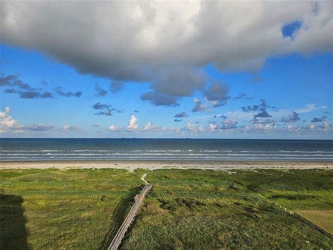 APT-804 - 415 E Beach Dr, Condo with 0 bedrooms, 1 bathrooms and null parking in Galveston TX | Image 4