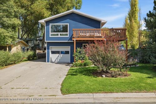 220 Crabtree Ln, Jackson, WY, 83001-8710 | Card Image