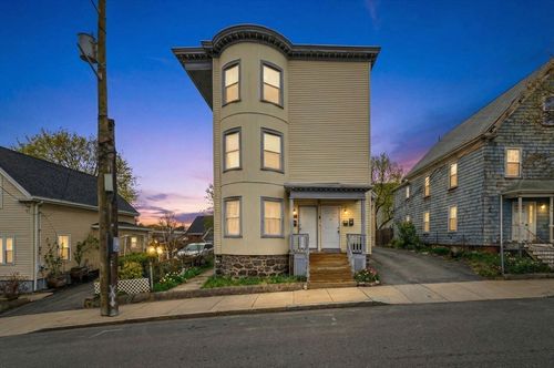 10 Adams St, Lynn, MA, 01902-2881 | Card Image