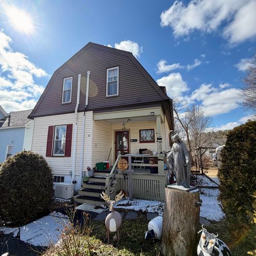 46 Hough St, Dover, NH, 03820-2640 | Card Image