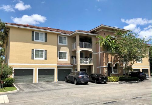 apt-203-6434 Emerald Dunes Dr, West Palm Beach, FL, 33411-2763 | Card Image