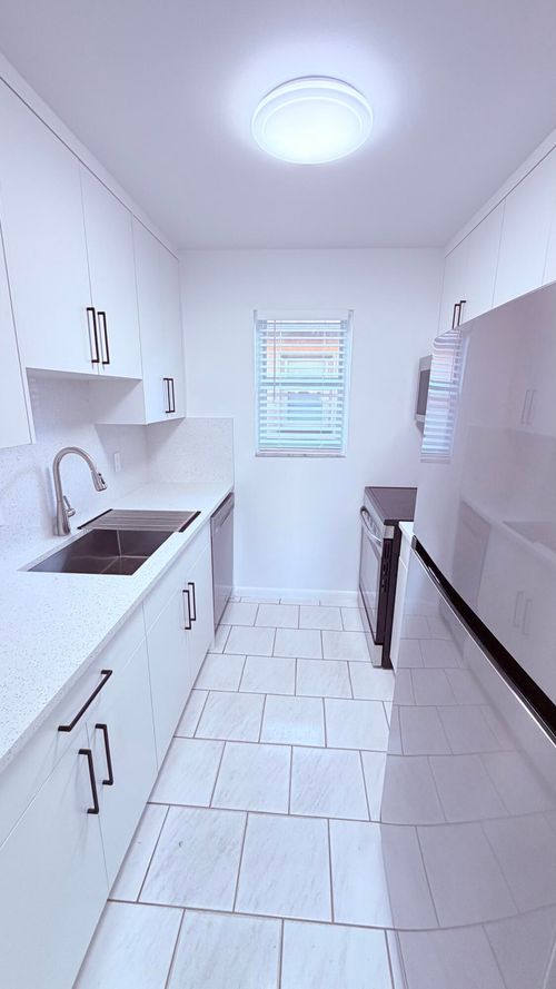 2350-600 Sw 2nd Ave, Boca Raton, FL, 33432-5926 | Card Image